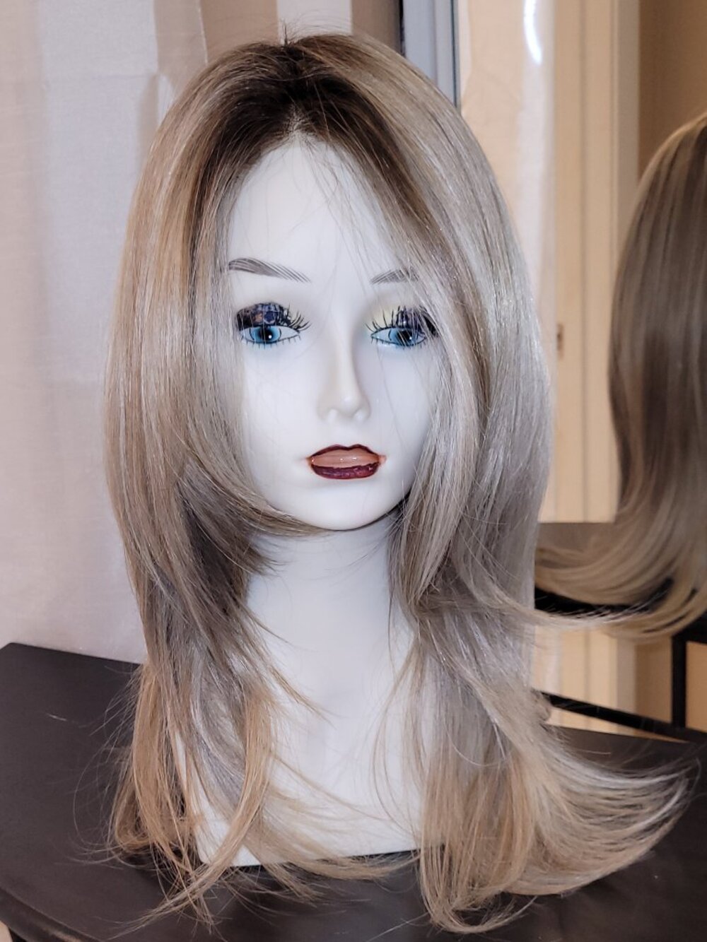 JB Extensions  Vicky wig NWT